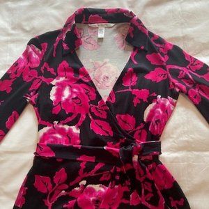 DVF Wrap top with roses (size 6) - Diane von Furstenberg
